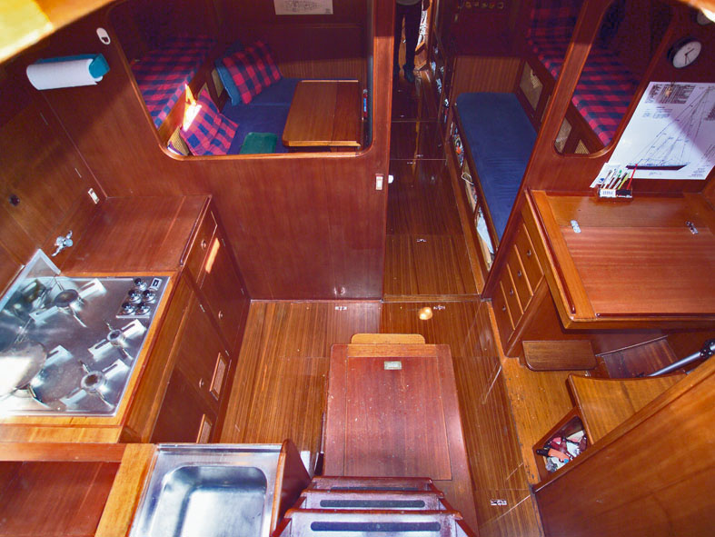 [Immagine: 201197122913_splash view from companionway.jpg]